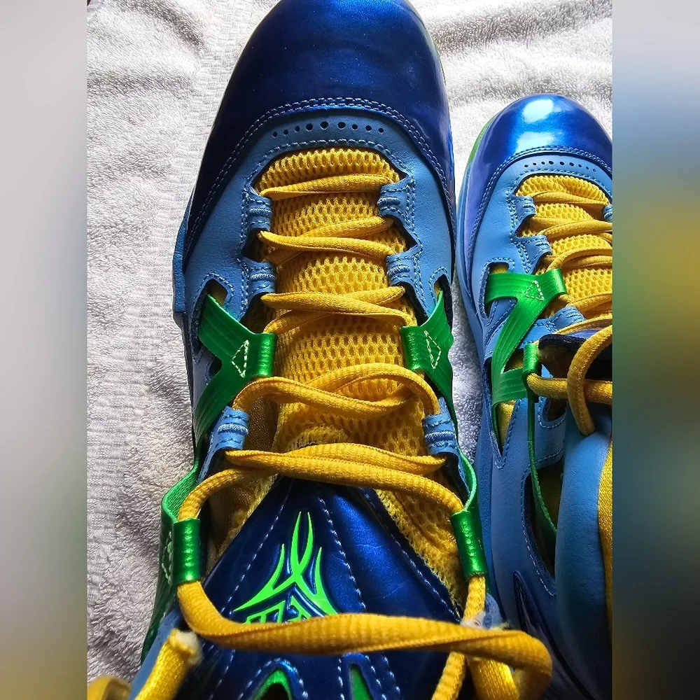 Jordan - Men's Melo M9 'University Blue Poison Green' - Size 7.5